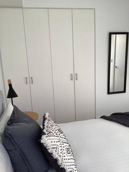 In The Heart Of Port Melbourne Apartman Kültér fotó